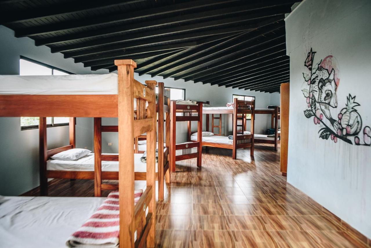 Happy Buddha Hostel & Lodge Guatapé Exterior foto